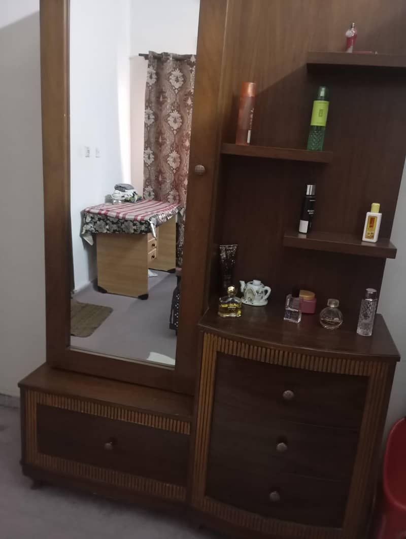 Dressing Table 3