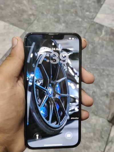 Apple iPhone 13