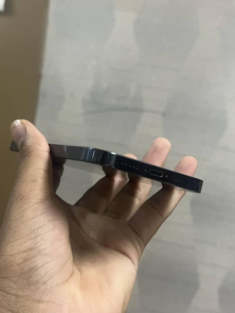 Apple iPhone 12 Pro 3
