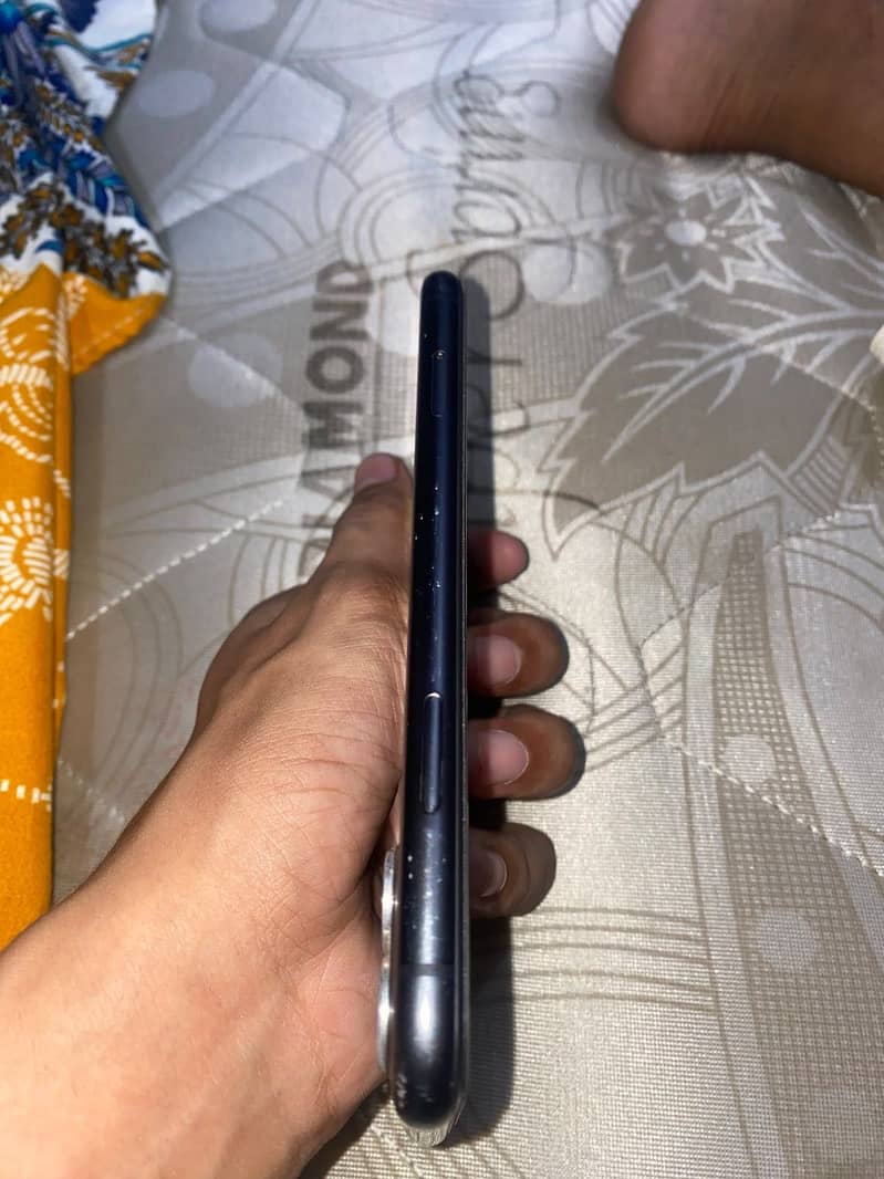 Apple iPhone 11 11
