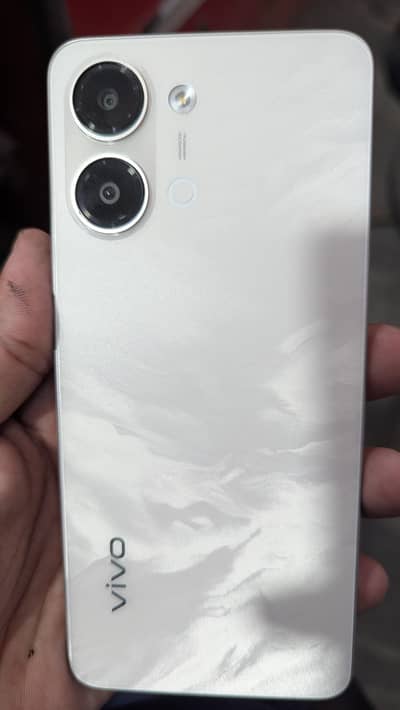 03247419758vivo y05 brand new 12 days use