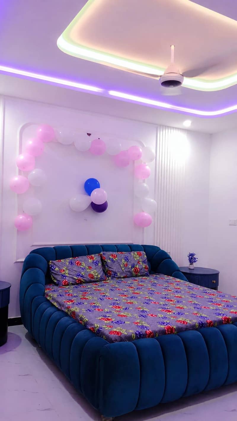 Bed with 2 side table 0