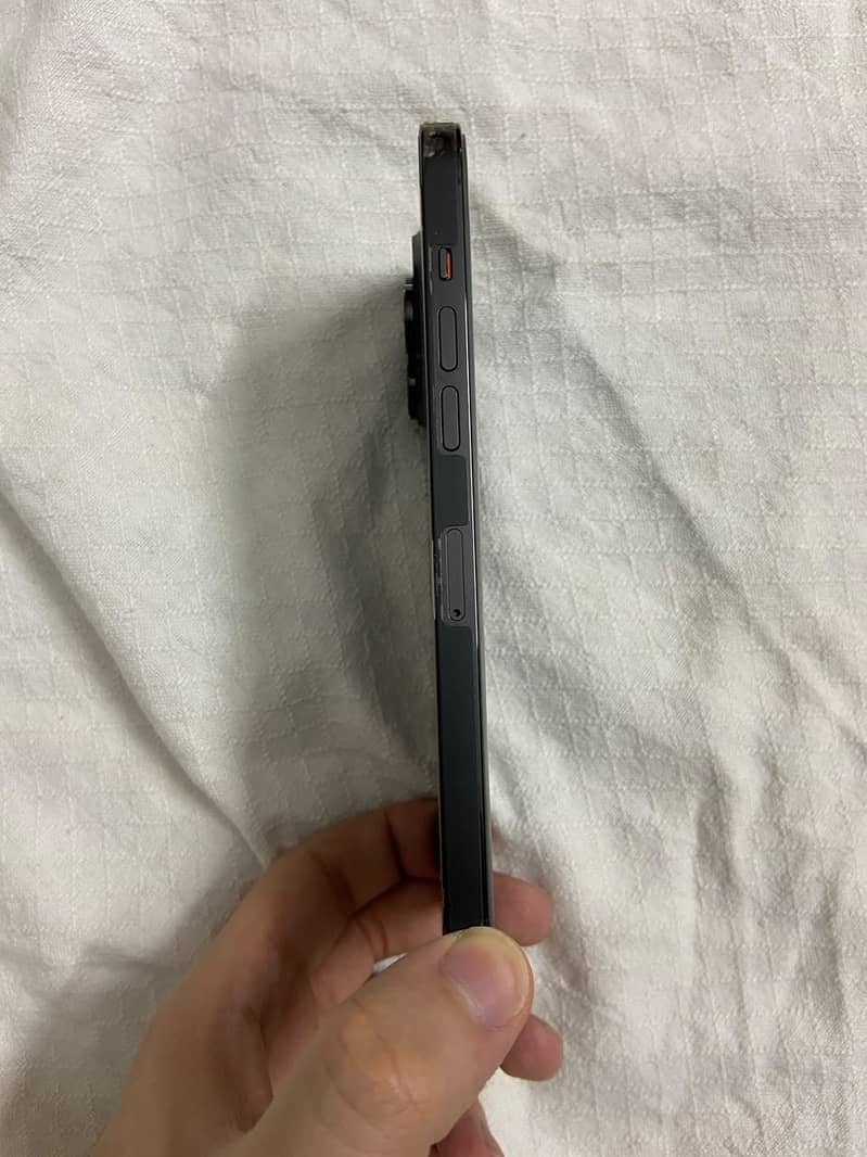 Apple iPhone 14 Pro Max 3