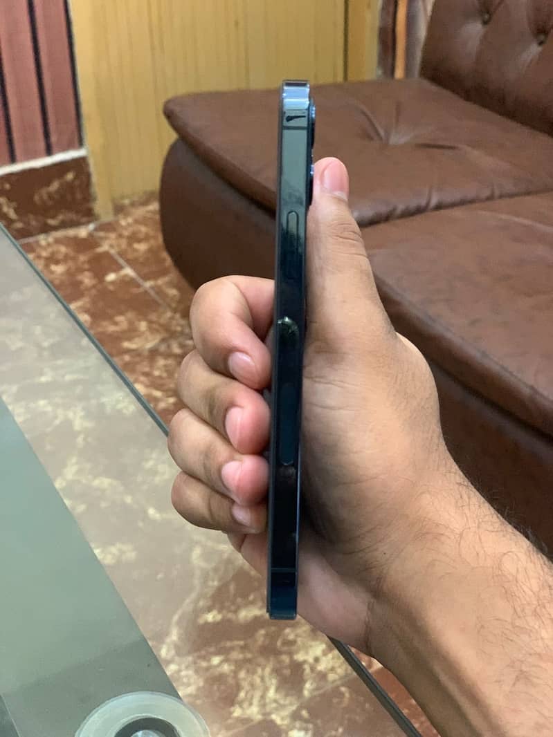 Apple iPhone 12 Pro 2