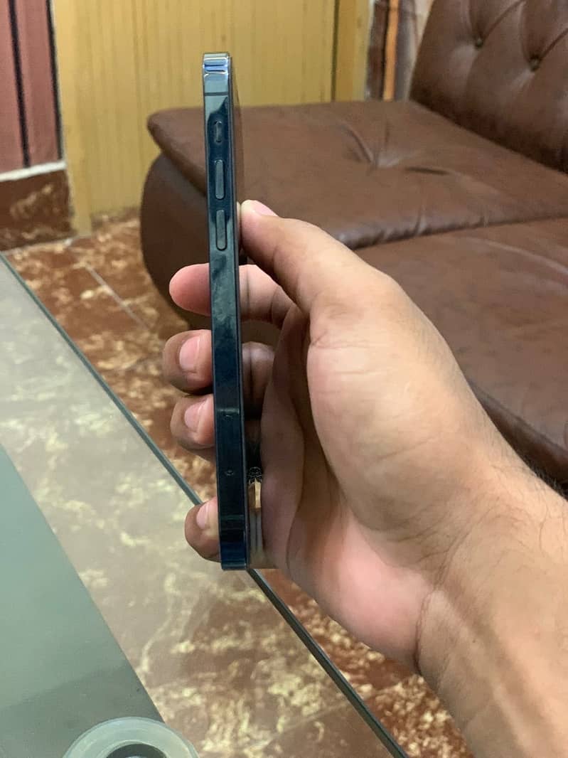Apple iPhone 12 Pro 3
