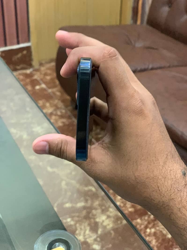 Apple iPhone 12 Pro 4