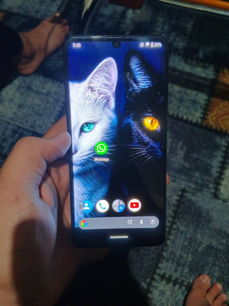 Sharp Aquos Zero 0