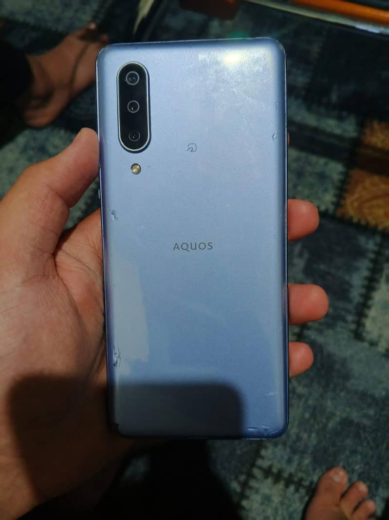 Sharp Aquos Zero 6