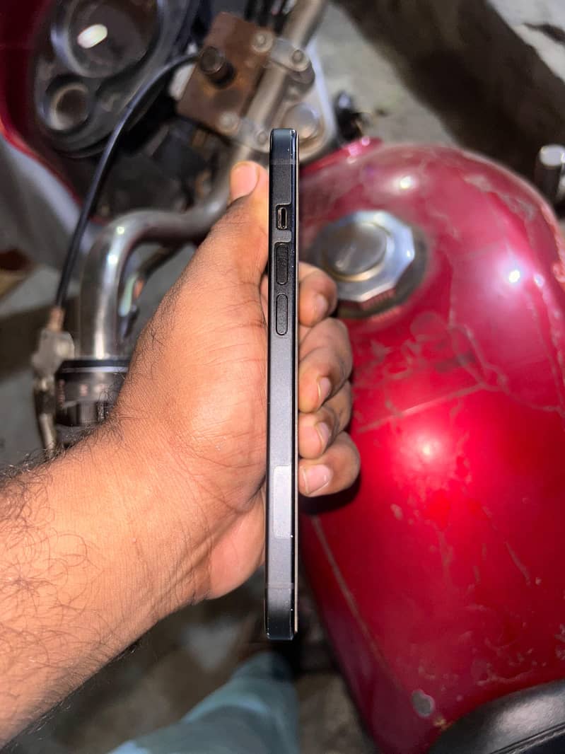 Apple iPhone 15 2
