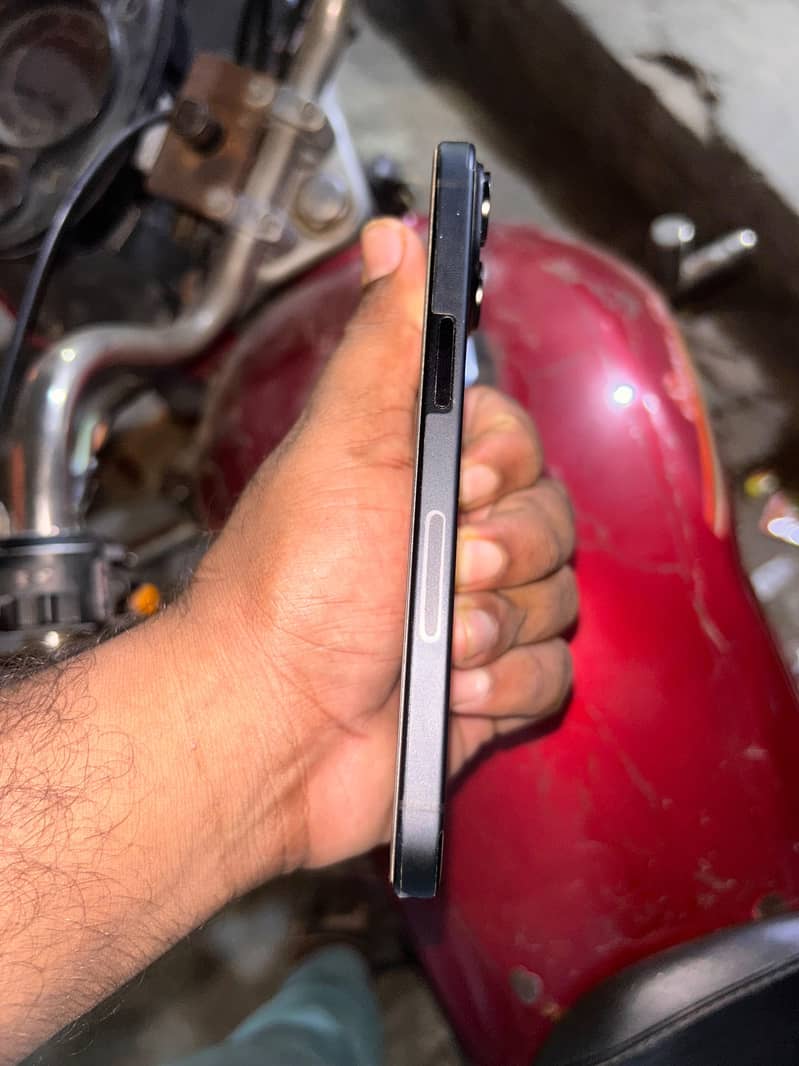 Apple iPhone 15 3