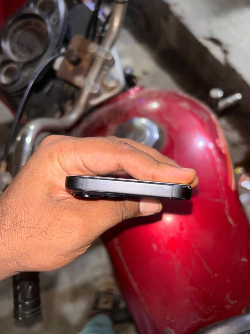 Apple iPhone 15 6