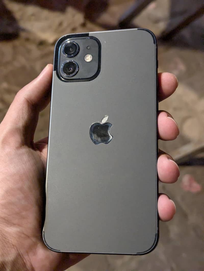 iPhone 12 0