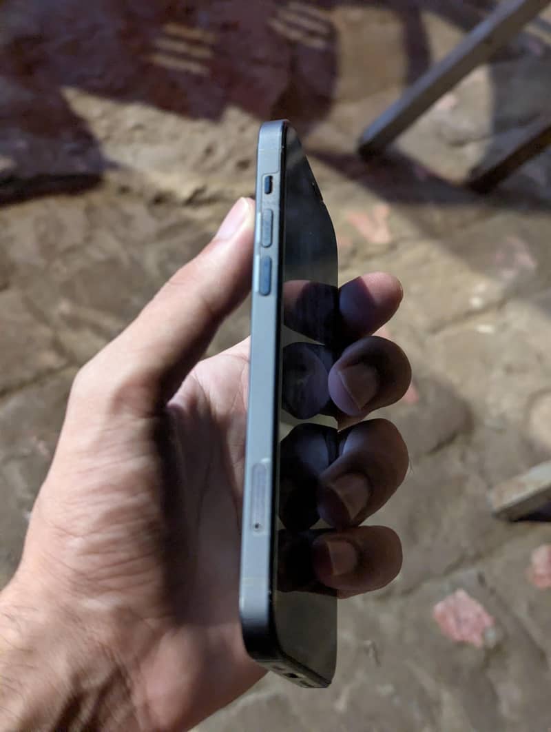 iPhone 12 3