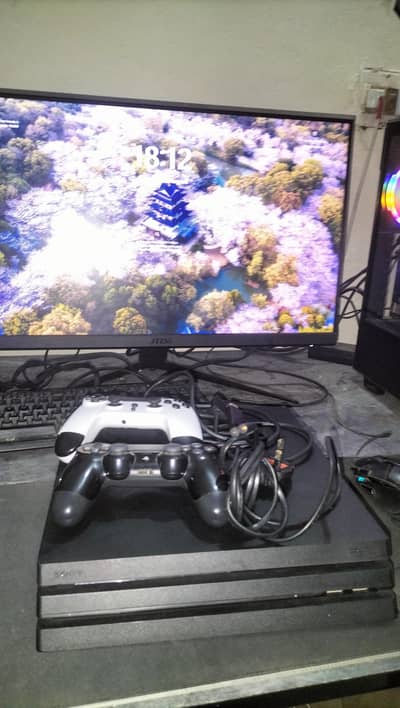 PS4 Pro 1TB (Non-Jailbreak v13.52)