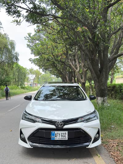 Toyota Corolla Altis Grande Cvt-i 1.8 2017 (new shape]