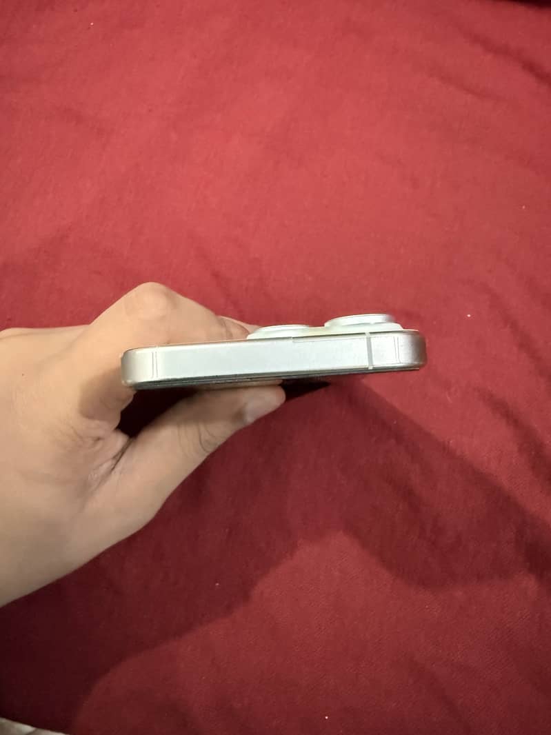 Apple iPhone 15 Pro 1