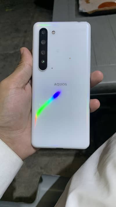 Sharp Aquos R5G