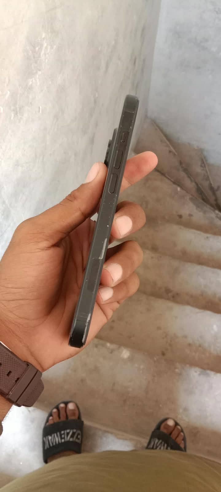 Apple iPhone 15 4