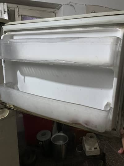 Fridge for sale good cooling whatsap 03275083465