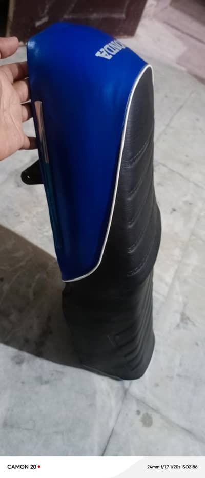 70 bike seat new condition