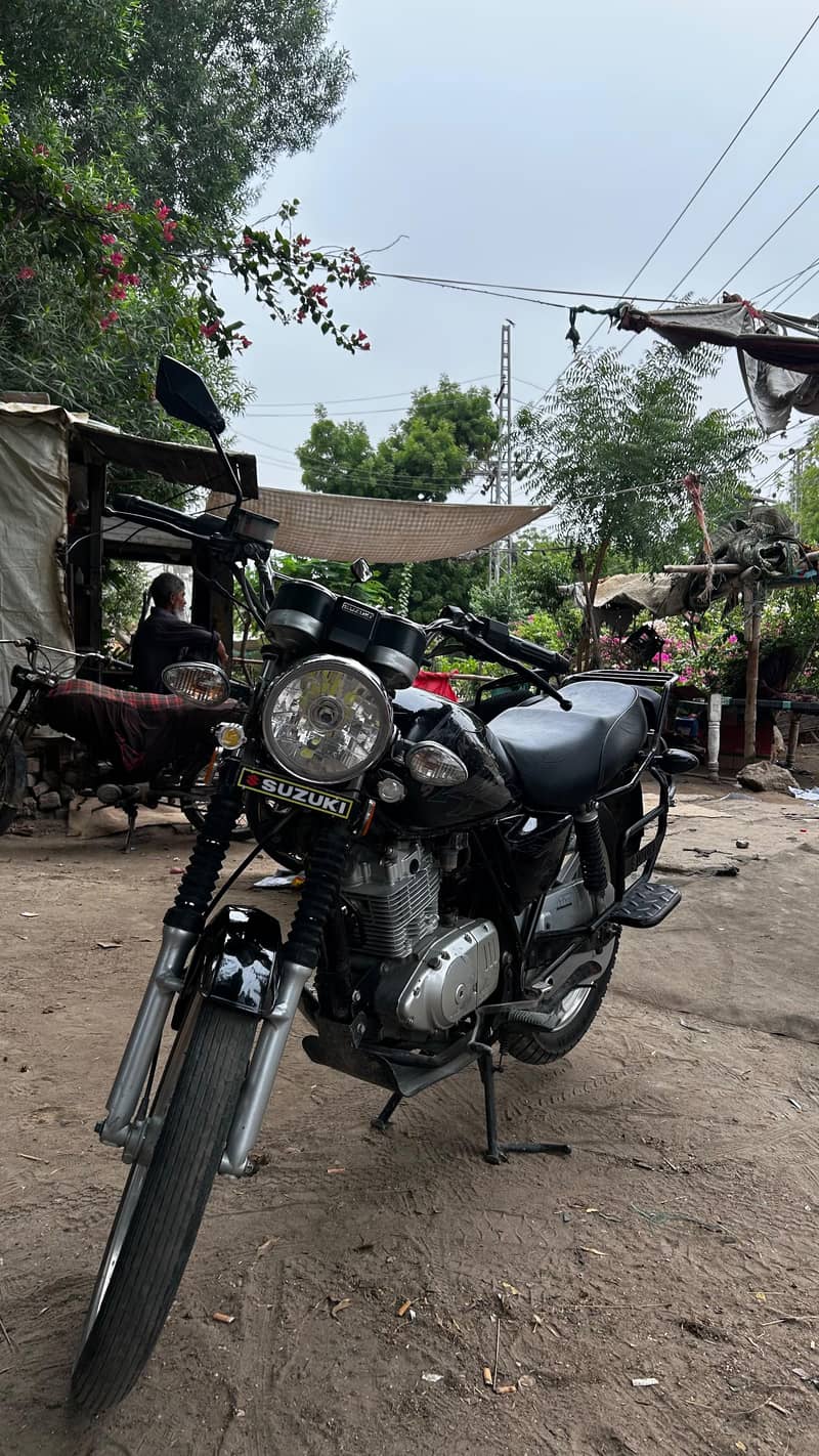 Suzuki GS150 E 0