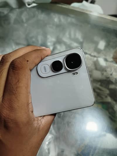 Vivo Y400