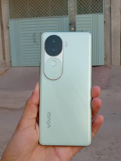 Vivo V40e
