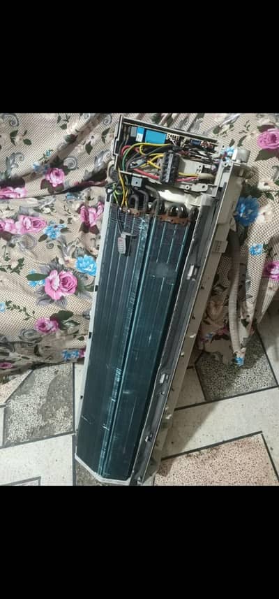 ac forsale DC inverter bilkul shisha condition