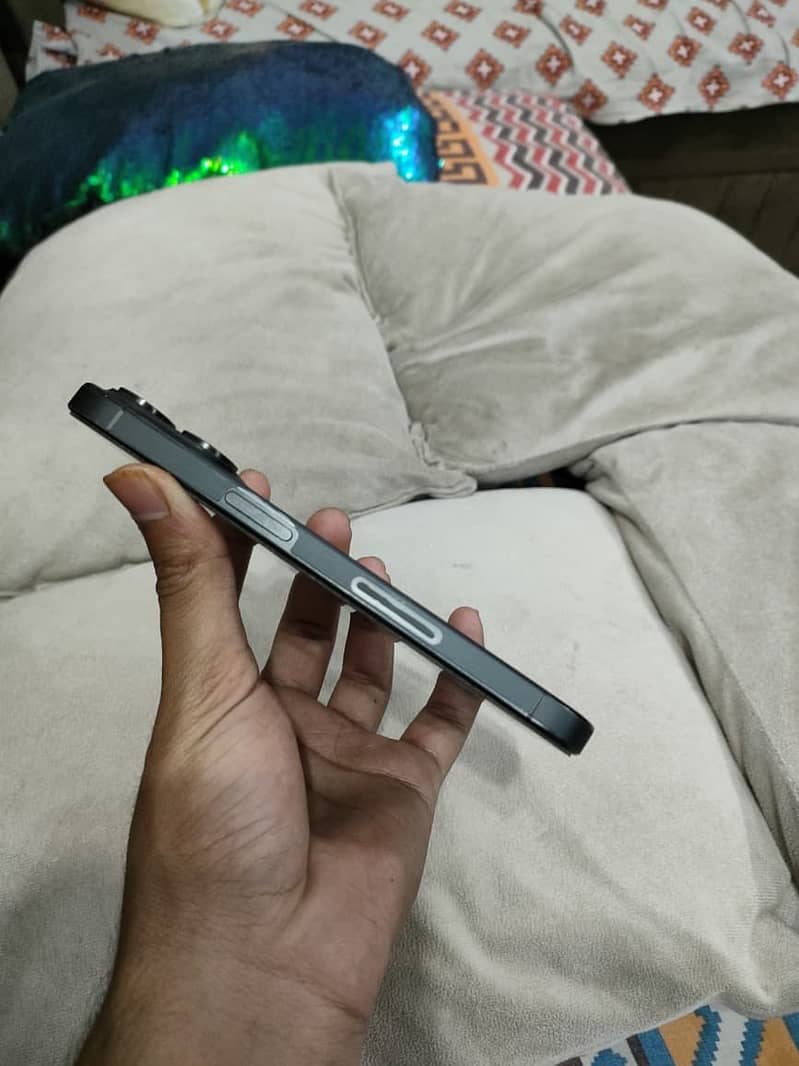 Apple iPhone 15 Pro 11