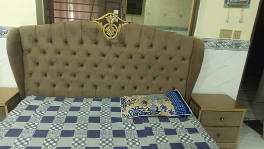 bad 2 table or dressing table