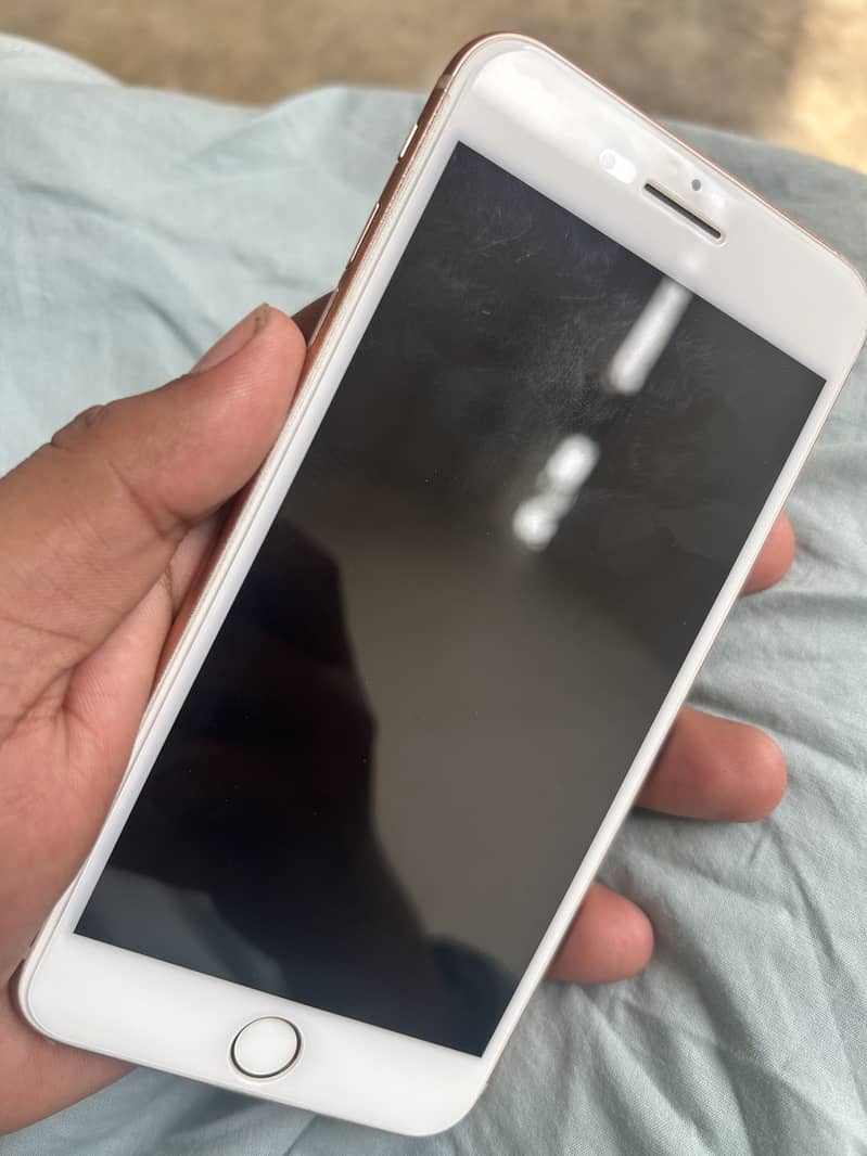 Apple iPhone 8 Plus 4