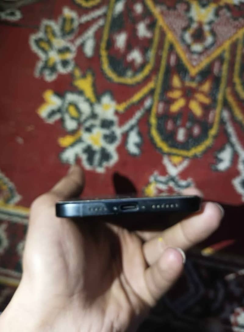 Apple iPhone 16 Plus 3