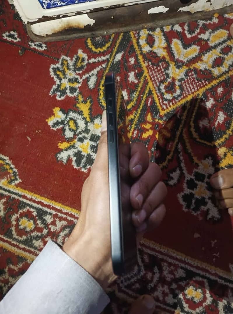 Apple iPhone 16 Plus 4