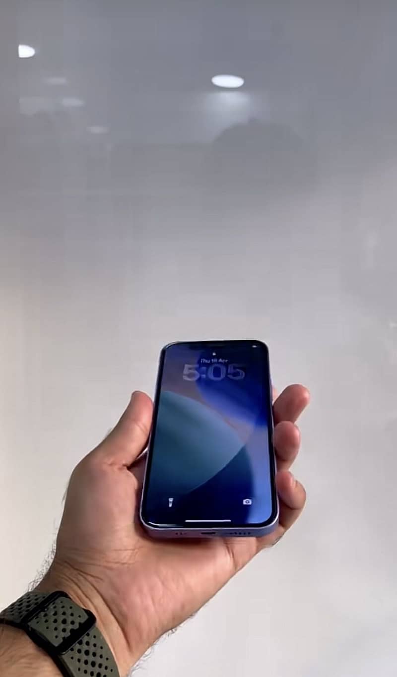 Apple iPhone 12 3
