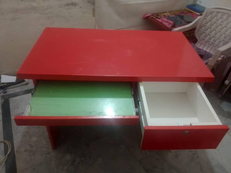 Computer Table – Excellent Condition 5