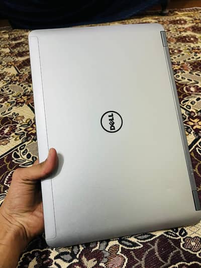 dell laptop core i5 4th generation 256gb sad,8gb ram.