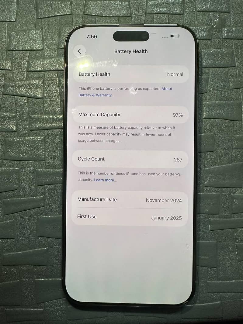 Apple iPhone 16 Pro Max 4