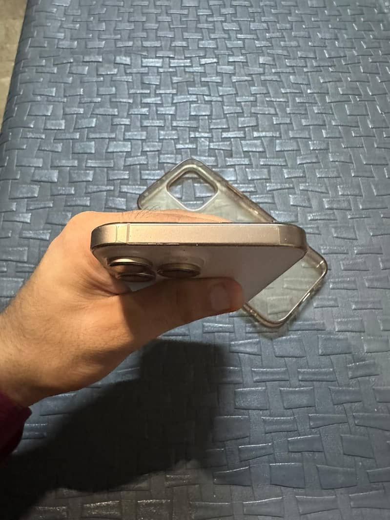 Apple iPhone 16 Pro Max 5