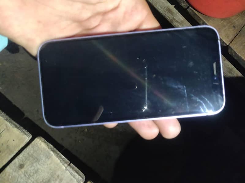 Apple iPhone 12 4
