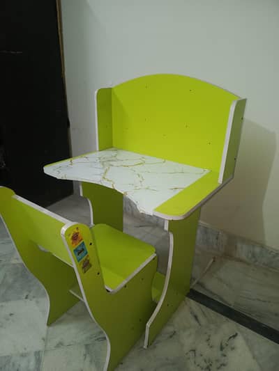 Kids Study Table and Chair Set. Urgent Sale