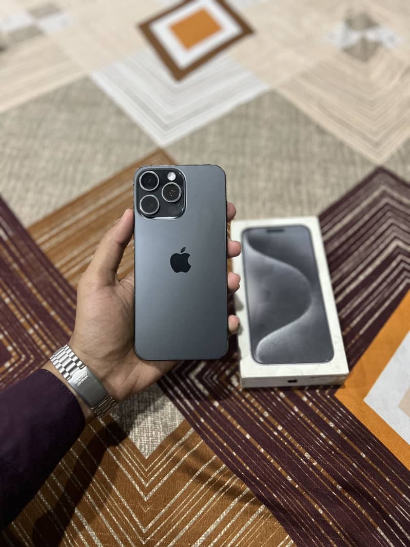 Apple iPhone 15 Pro Max 0