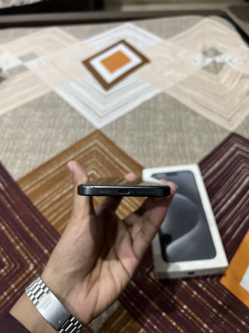 Apple iPhone 15 Pro Max 5