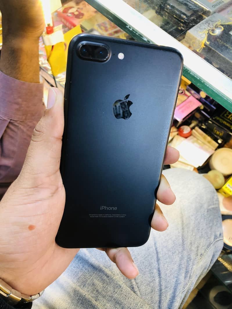 Apple iPhone 7 Plus 0