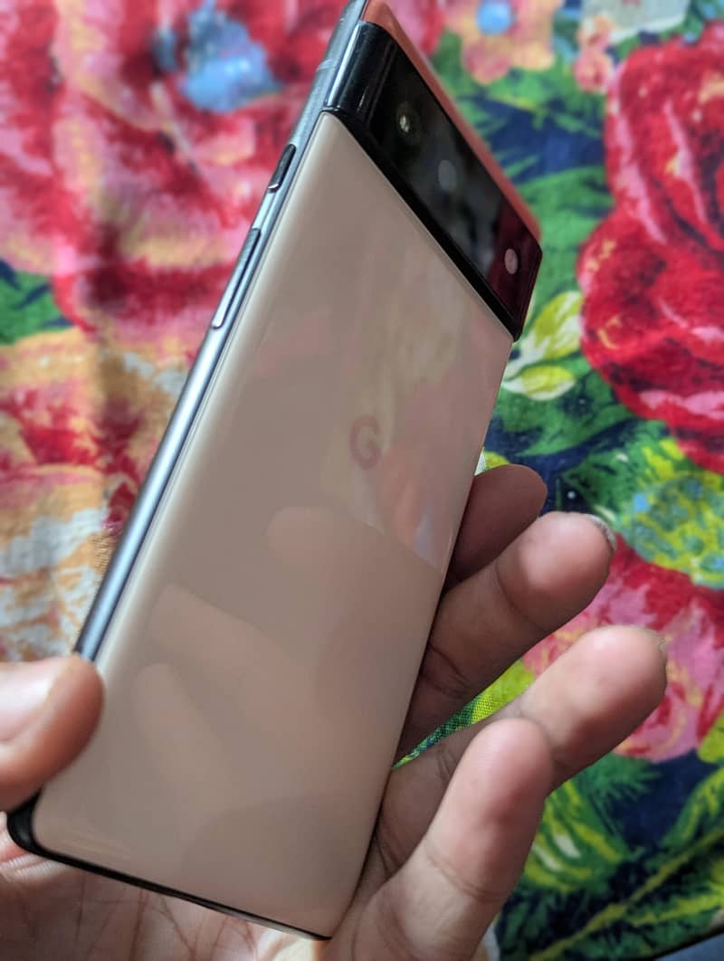 Google Pixel 6 4