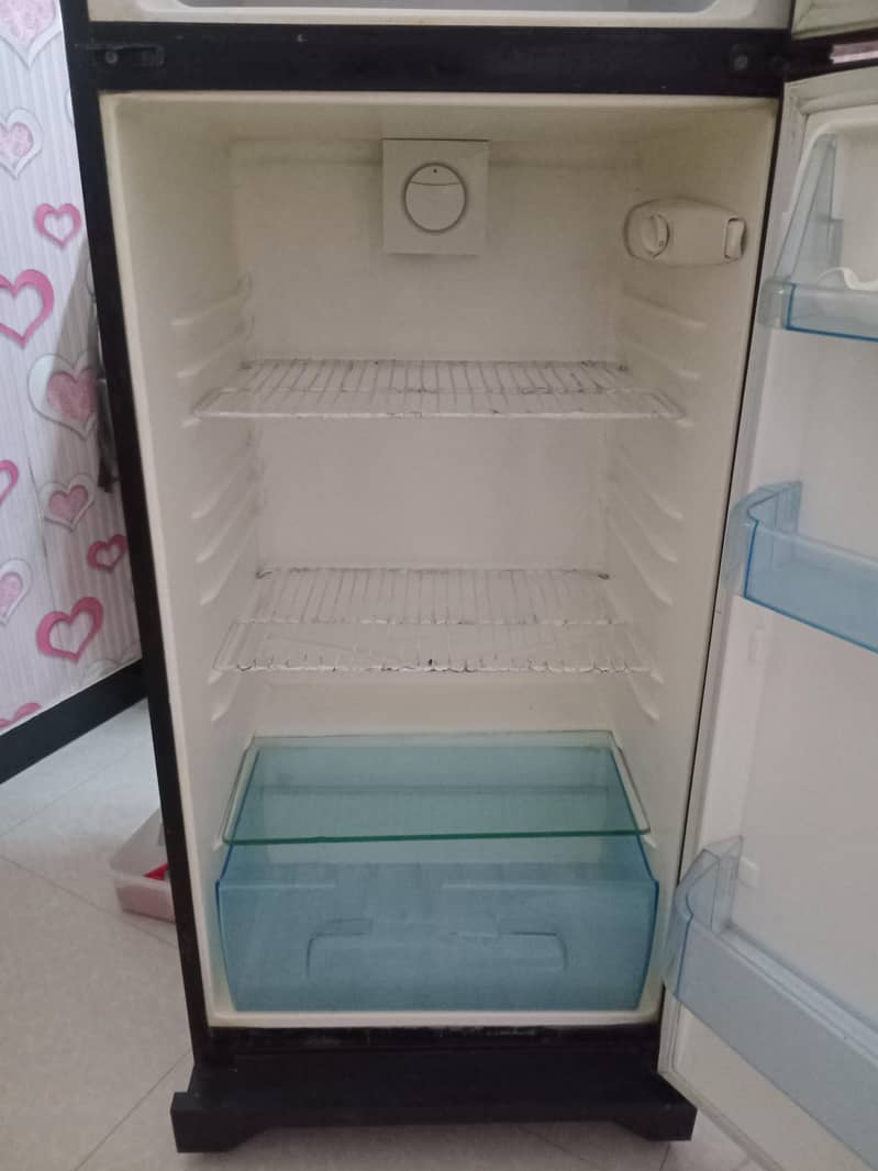 second hand fridge 4