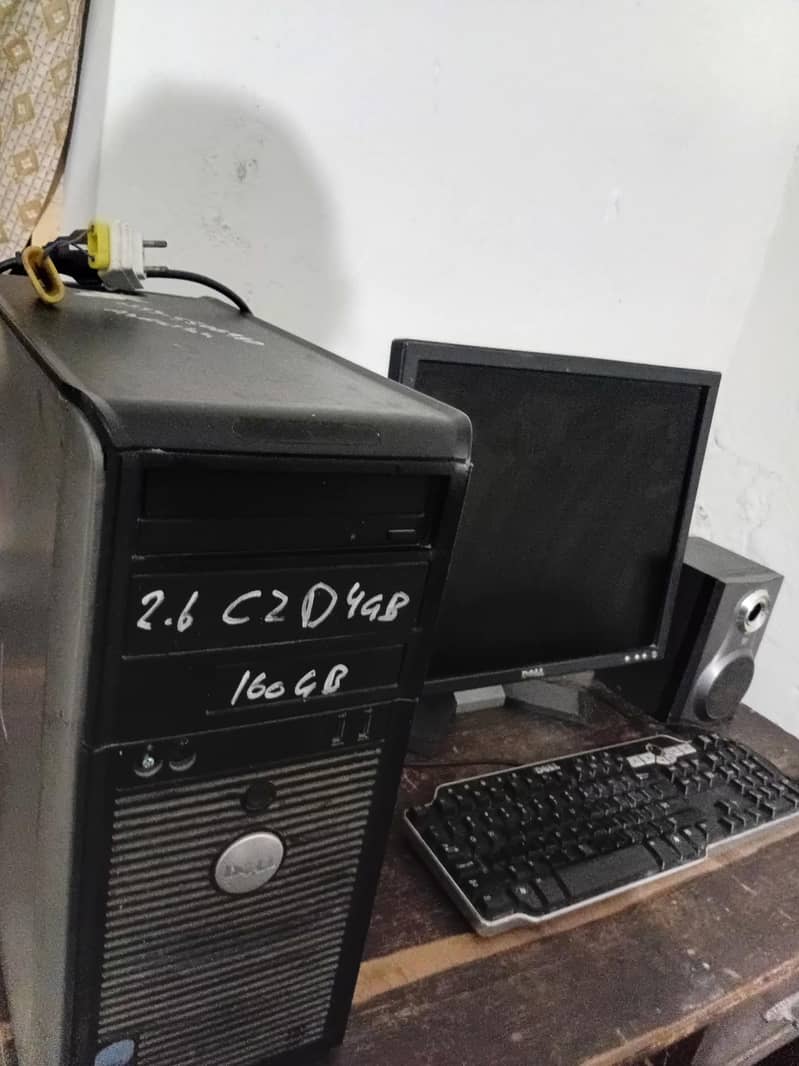 Computer with CPU and all components 4