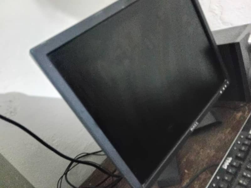 Computer with CPU and all components 5