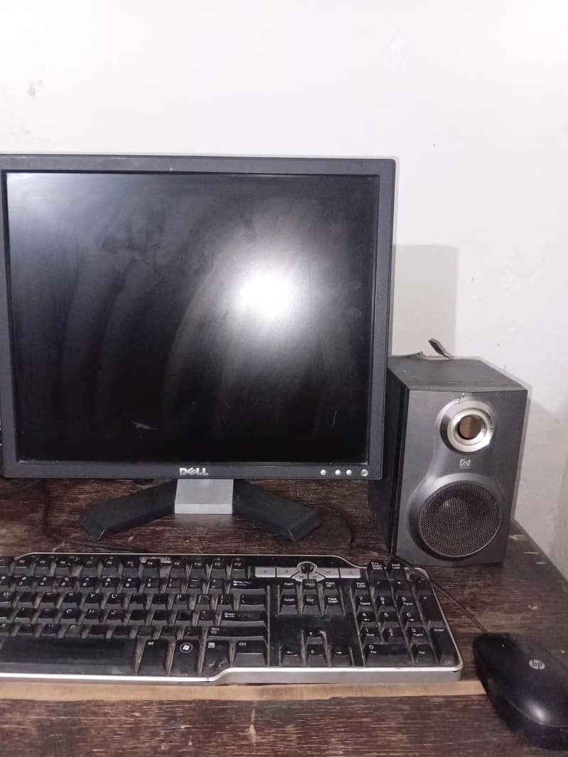 Computer with CPU and all components 7