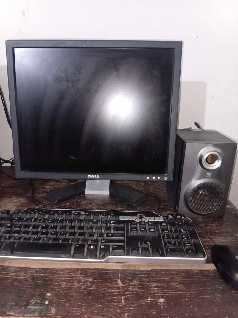 Computer with CPU and all components 8