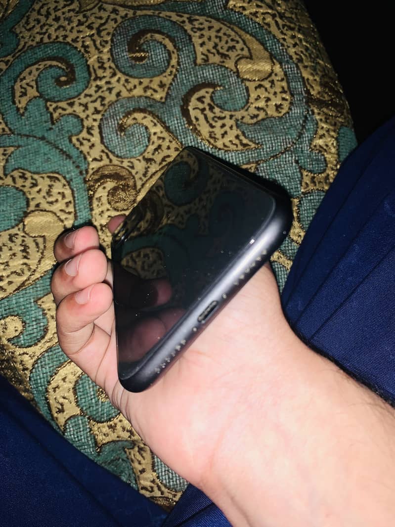 Apple iPhone 11 6